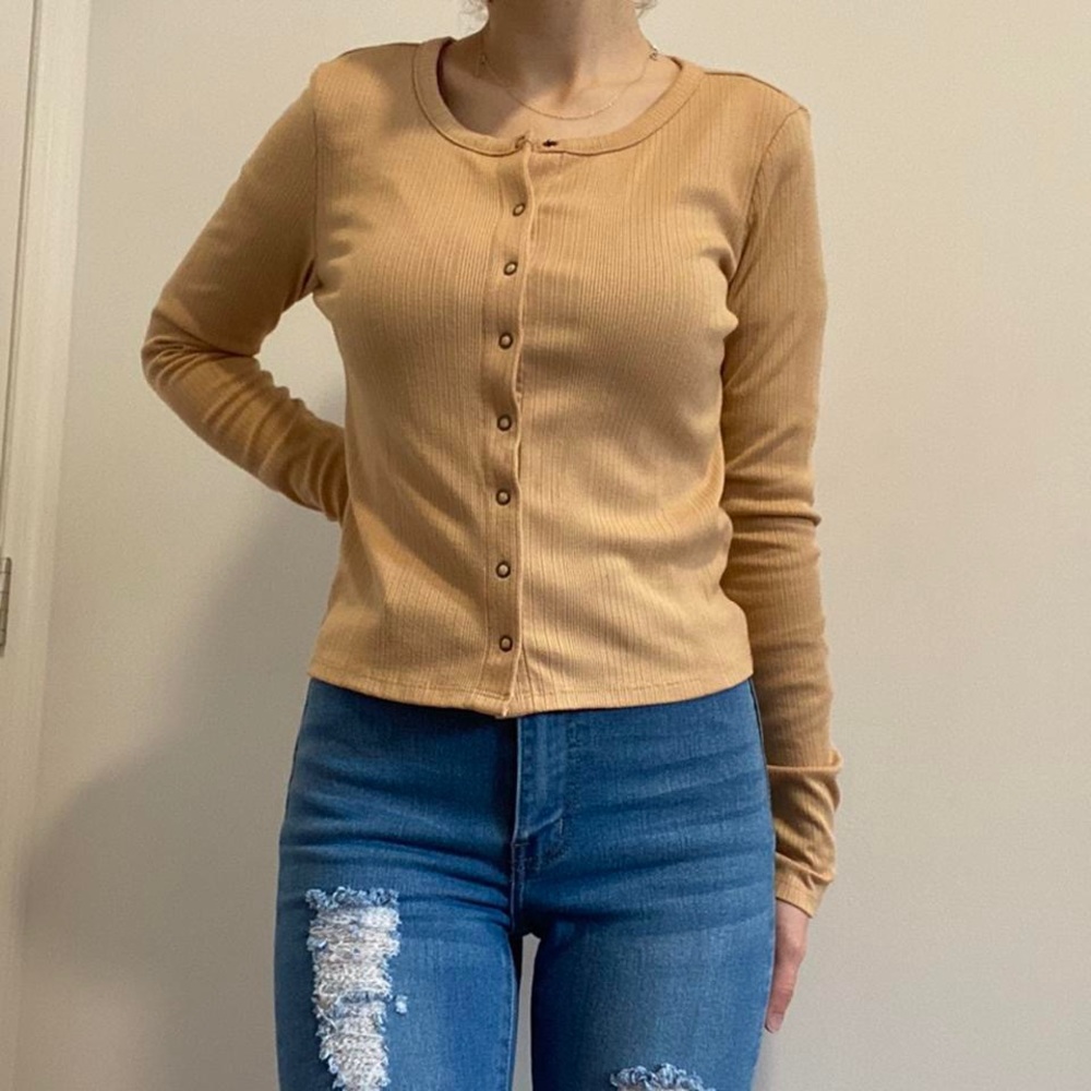 American Eagle Button up long sleeve